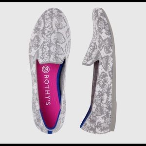 NWOT Gray Snake Loafers Size 10.5